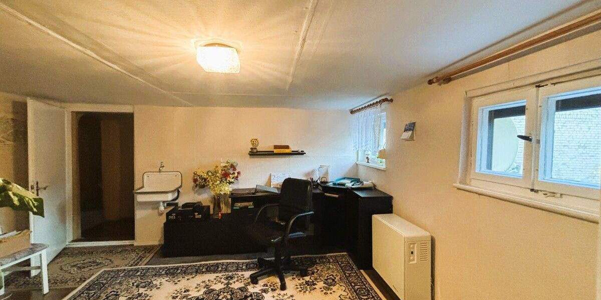 geräumiges Stadthaus mit Zufahrt und 3 Garagen im Zentrum von Penzlin 7 zimmer