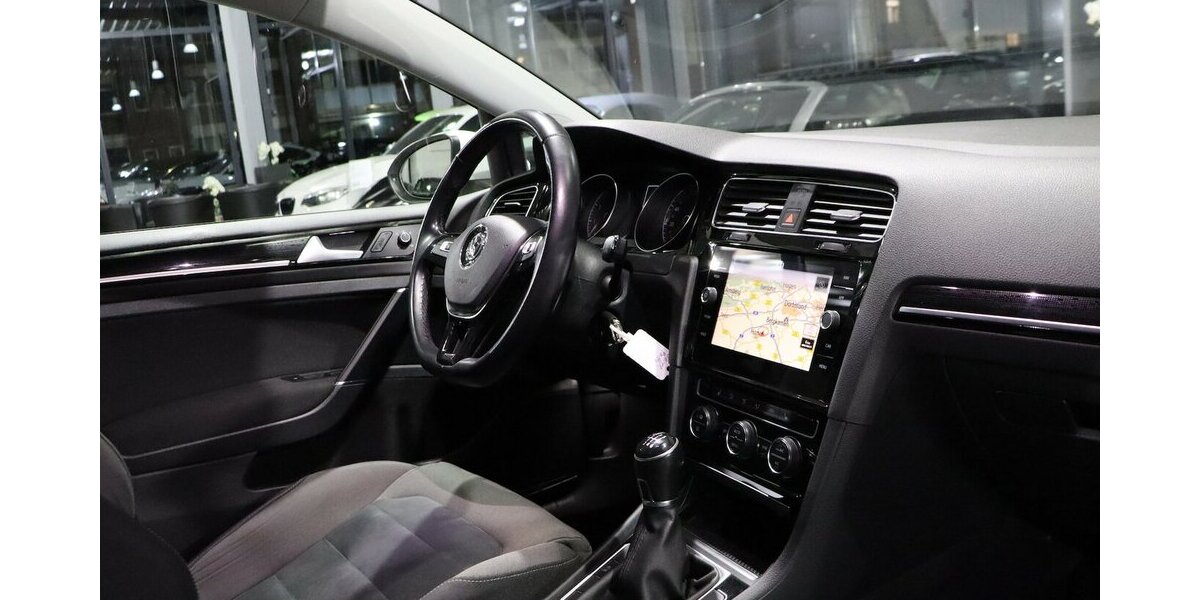 VW Golf VII 1.5 TSI HIGHLINE R-LINE SPORT BLACK LED 192.000 km 11.777 &euro; Hamm 59077