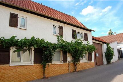 Renovierungs- und sanierungsbedürftige Hofreite in Rommersheim 7 zimmer