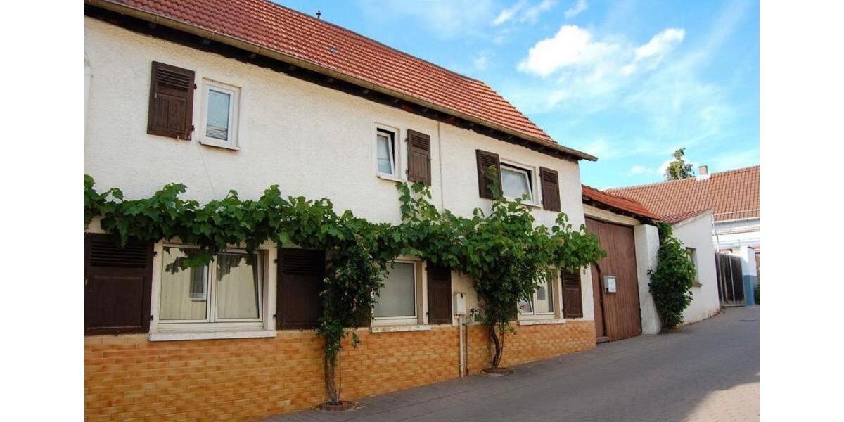 Renovierungs- und sanierungsbedürftige Hofreite in Rommersheim 7 zimmer