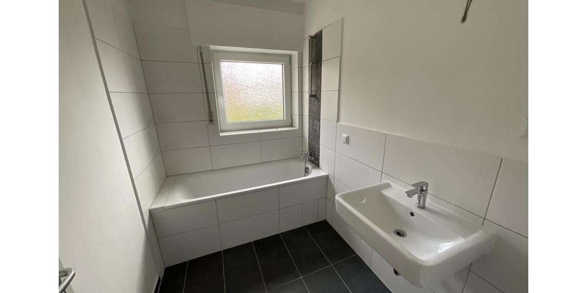 Erdgeschoßwohnung Wilhelmshaven Heppens - 4 Zimmer, 81 m&sup2;, 569&euro; | Angebot:25979178