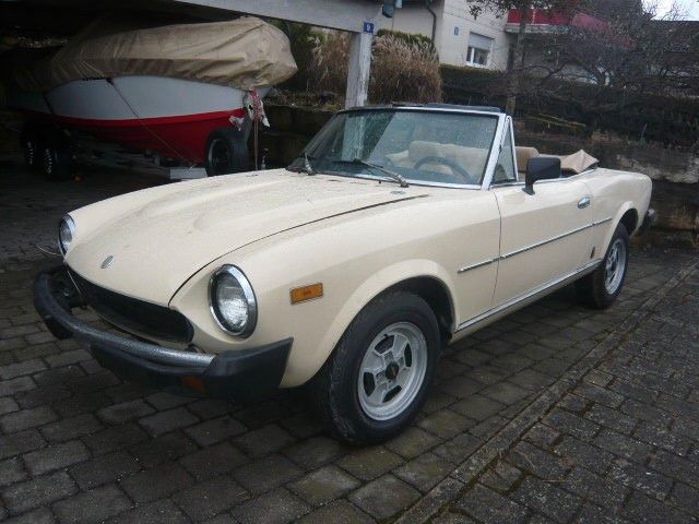 Fiat 124 Spider 57.383 km 10.900 € Uhingen 73066