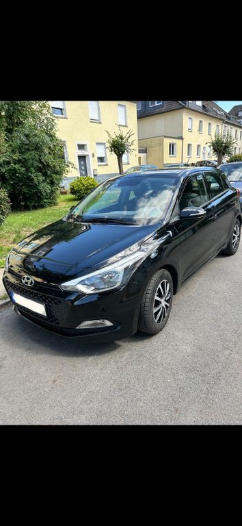 Hyundai i20 144.000 km 6.000 € Essen 45144