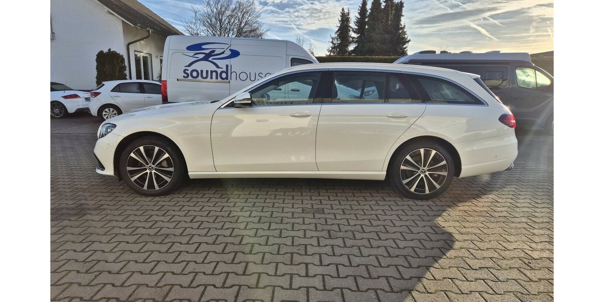 Mercedes-Benz E 300 e T Avantgarde AHK, LED, Rückfahrkamera, App 55.700 km 26.990 &euro; Rodgau 63110