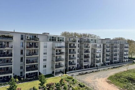 KL-Pfaffstraße: Neuwertige ETW m. 4 Zimmern, EBK, Bad, Gäste-Bad, Balkon und TG-Stellplatz