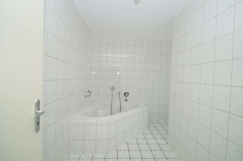 Auf Wunsch mit neuem Boden- Große 4-Zimmer-Wohnung im schönen Hilbersdorf!