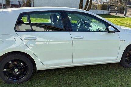 VW Golf 128.000 km 7.900 &euro; Schwenningen 89443