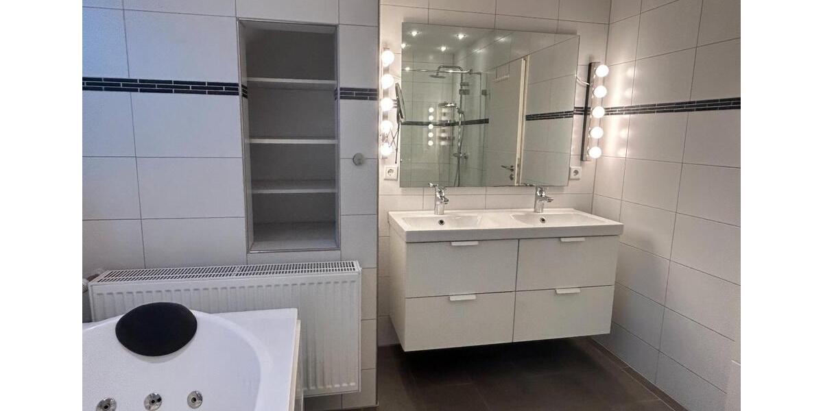 Etagenwohnung Halle - 2 Zimmer, 60 m&sup2;, 600&euro; | Angebot:26313516