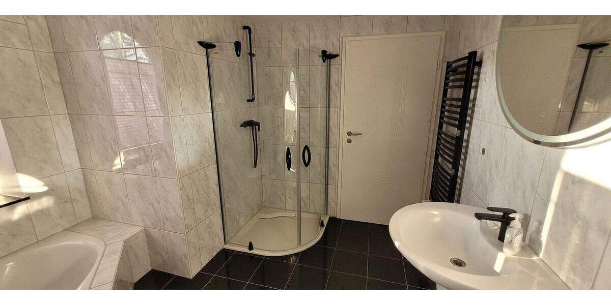 Grosszügiges Architektenhaus in reizvoller Lage von Schwerin 5 zimmer