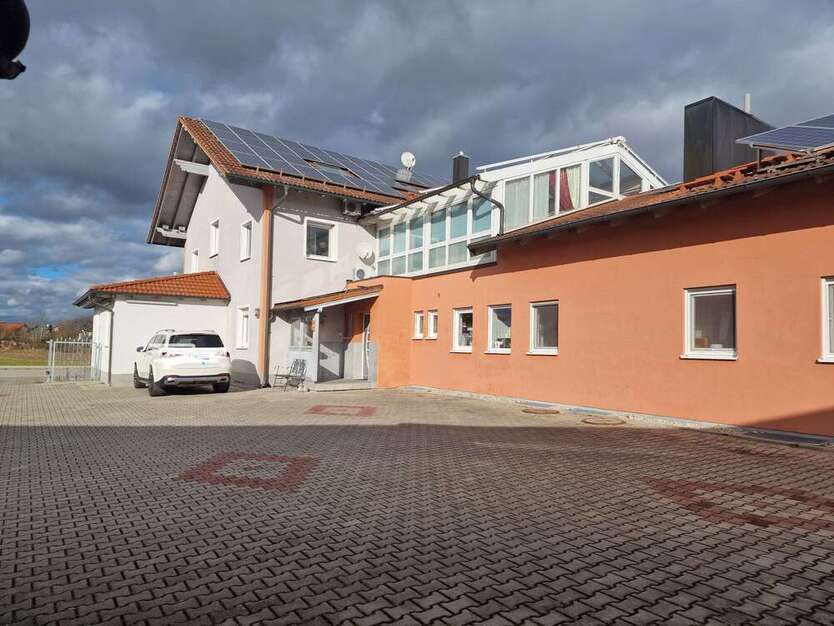 Haus zum Kaufen in Loiching 950.000 € 462 m²