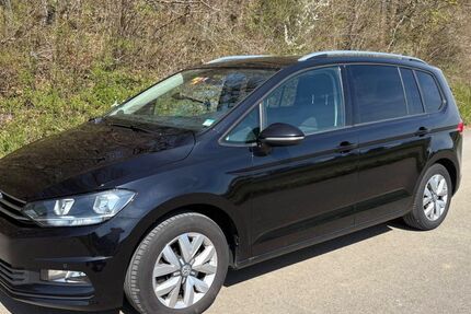 VW Touran 297.000 km 7.600 &euro; Engen 78234