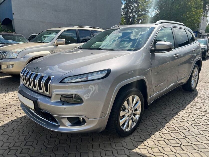 Jeep Cherokee 150.000 km 14.900 € Berlin 12359
