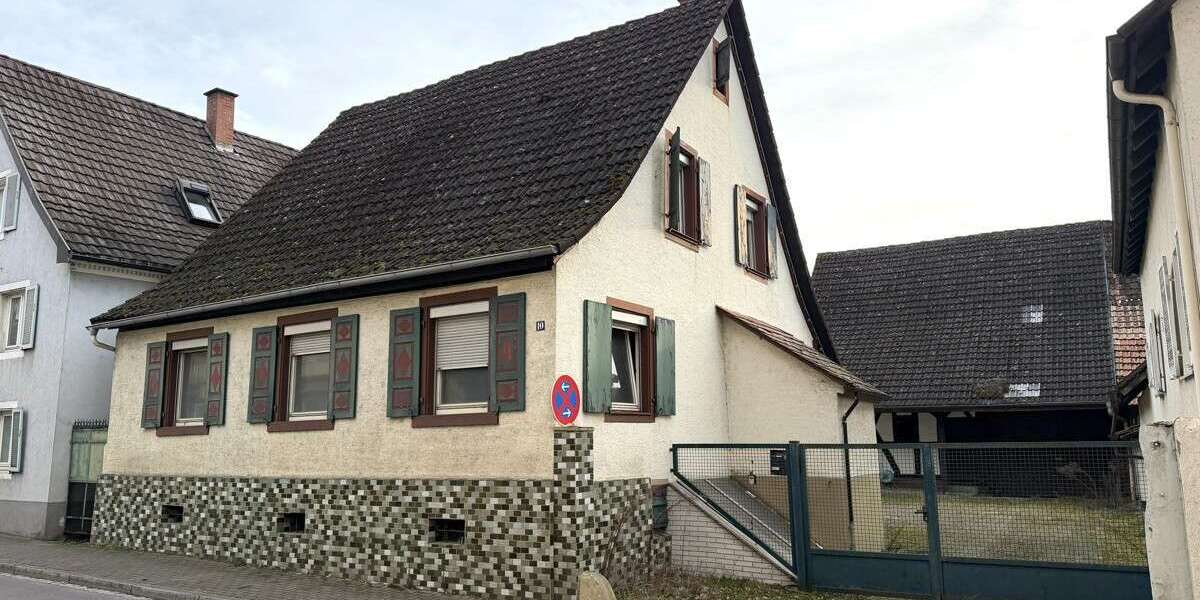 Einfamilienhaus Müllheim - 8.5 Zimmer, 272 m&sup2;, 490.000&euro; | Angebot:25383907