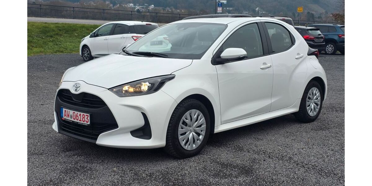 Toyota Yaris 20.000 km 14.990 &euro; Oberwinter 53424