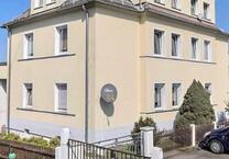 Frisch sanierte 2-Raum-Wohnung mit Gartenanteil von privat