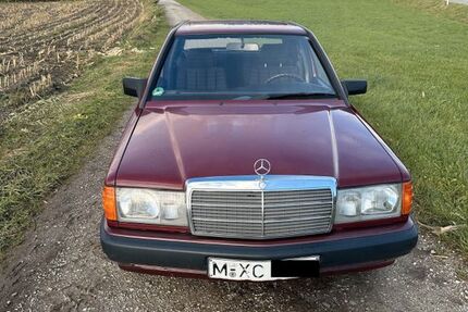 Mercedes-Benz 190 93.000 km 8.900 &euro; Aying/München 85653