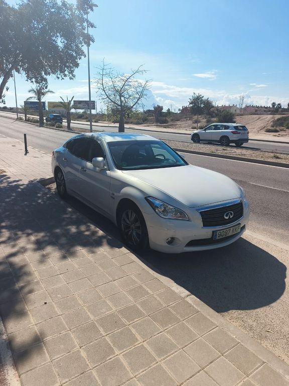INFINITI M35 132.500 km 22.499 € Bremen 28201
