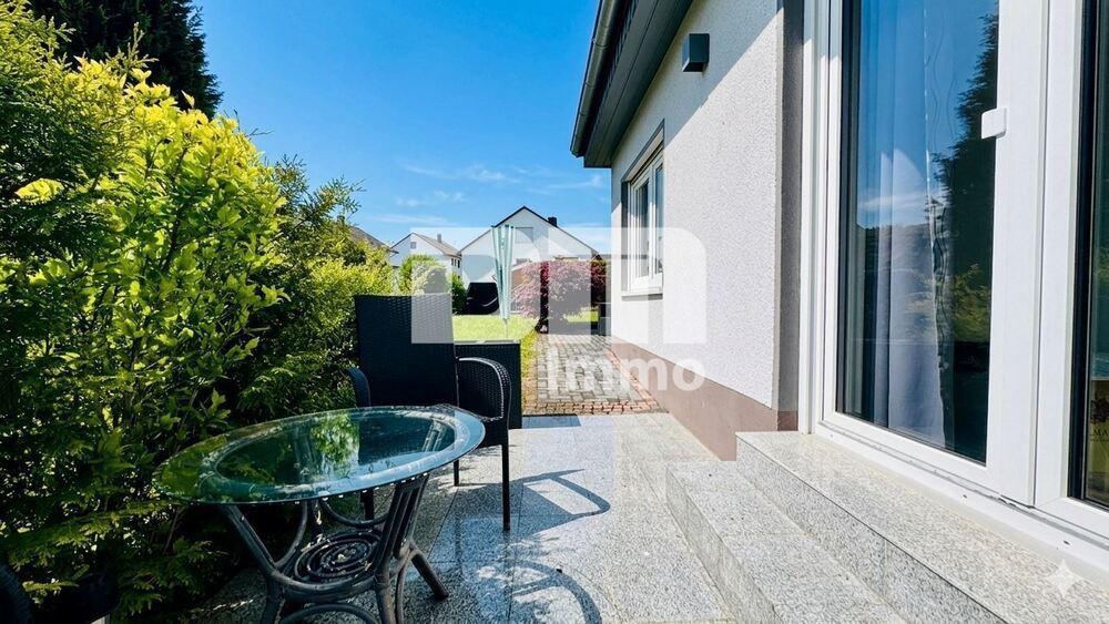 (R)eserviert!Sanierter Zweigenerationen-Traum mit Pooloase und autarker Zukunftsvorsorge - Zweifamilienhaus Trendelburg | Angebot:26727888