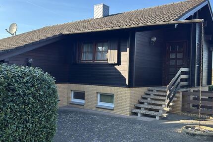 Charmantes Blockbohlenhaus mit Sonnenterrasse mit tollem Weitblick u. einer beheizbaren Vollkeller. - Haus Steyerberg | Angebot:26041445
