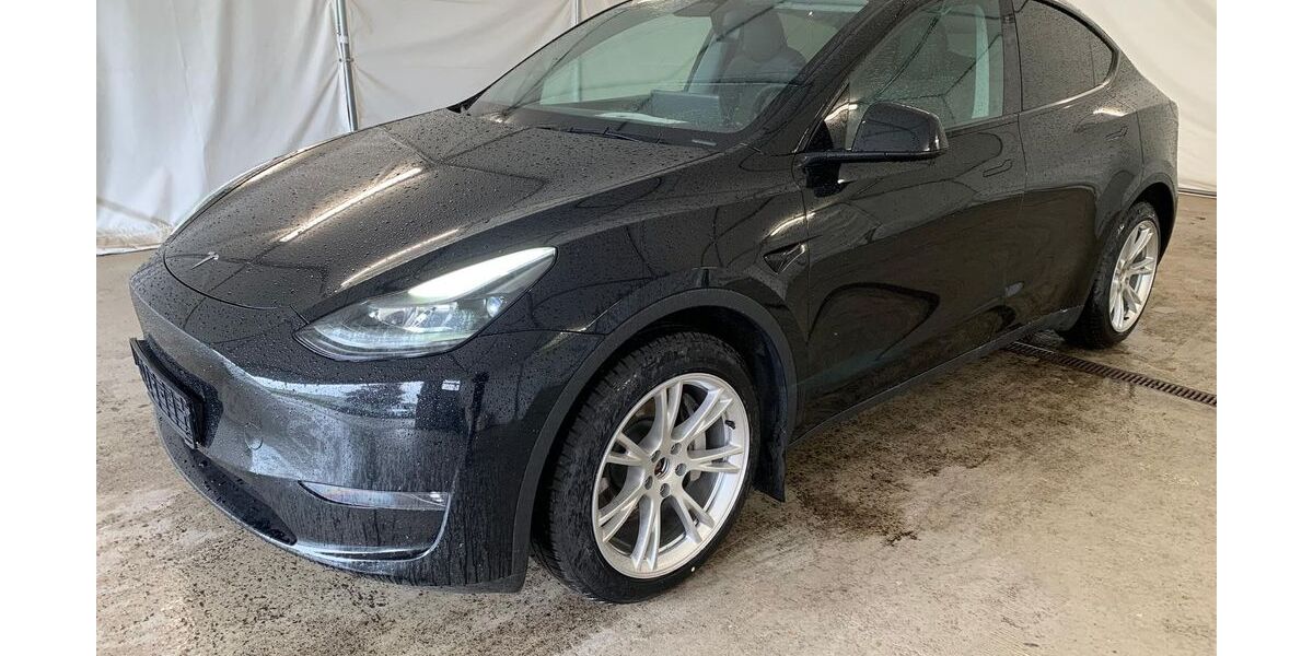 Tesla Model Y 44.811 km 34.890 &euro; Steinbach-Hallenberg OT Herges-Hallenberg 98587