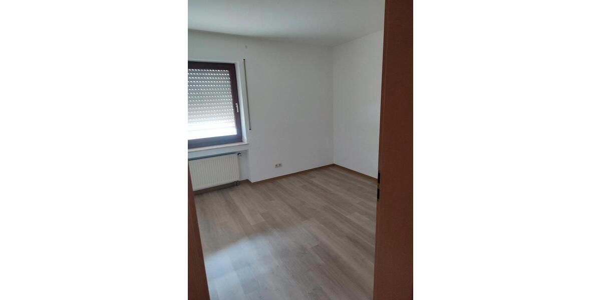 Etagenwohnung Tann (Rhön) - 5 Zimmer, 150 m&sup2;, 800&euro; | Angebot:25902131