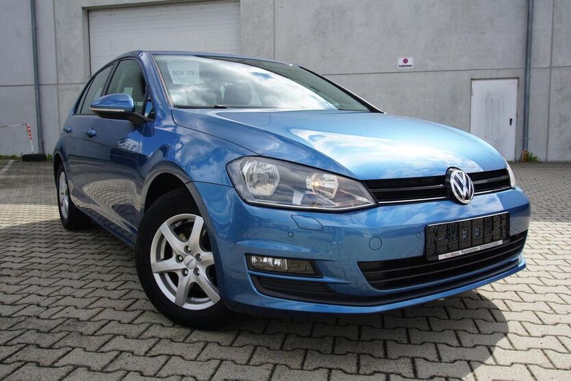 VW Golf 111.200 km 7.895 € Parkstetten 94365