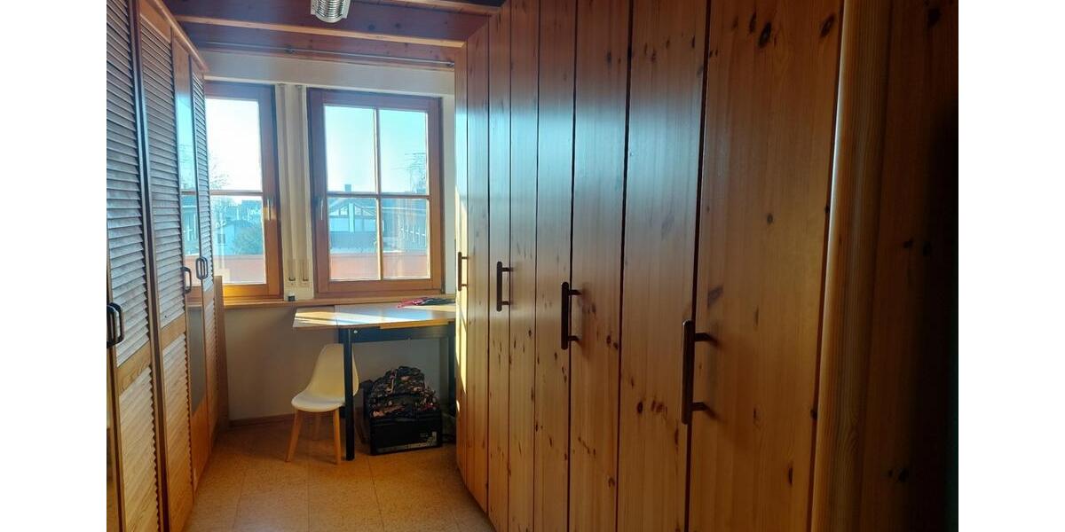 Einfamilienhaus Wangen - 7.5 Zimmer, 230 m&sup2;, 1.900&euro; | Angebot:25446520