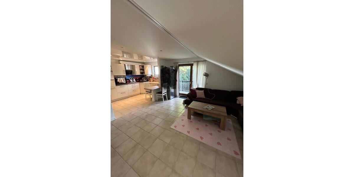 Dachgeschoßwohnung Erbach - 4 Zimmer, 100 m&sup2;, 290.000&euro; | Angebot:26953455