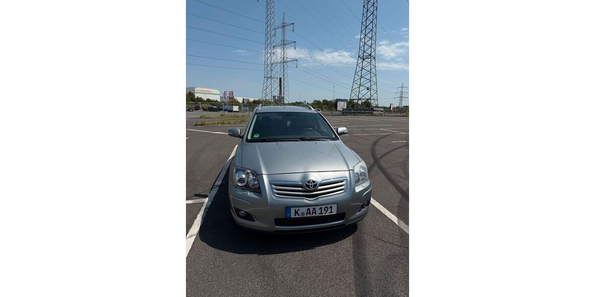 Toyota Avensis 220.000 km 2.200 &euro; Köln 51145
