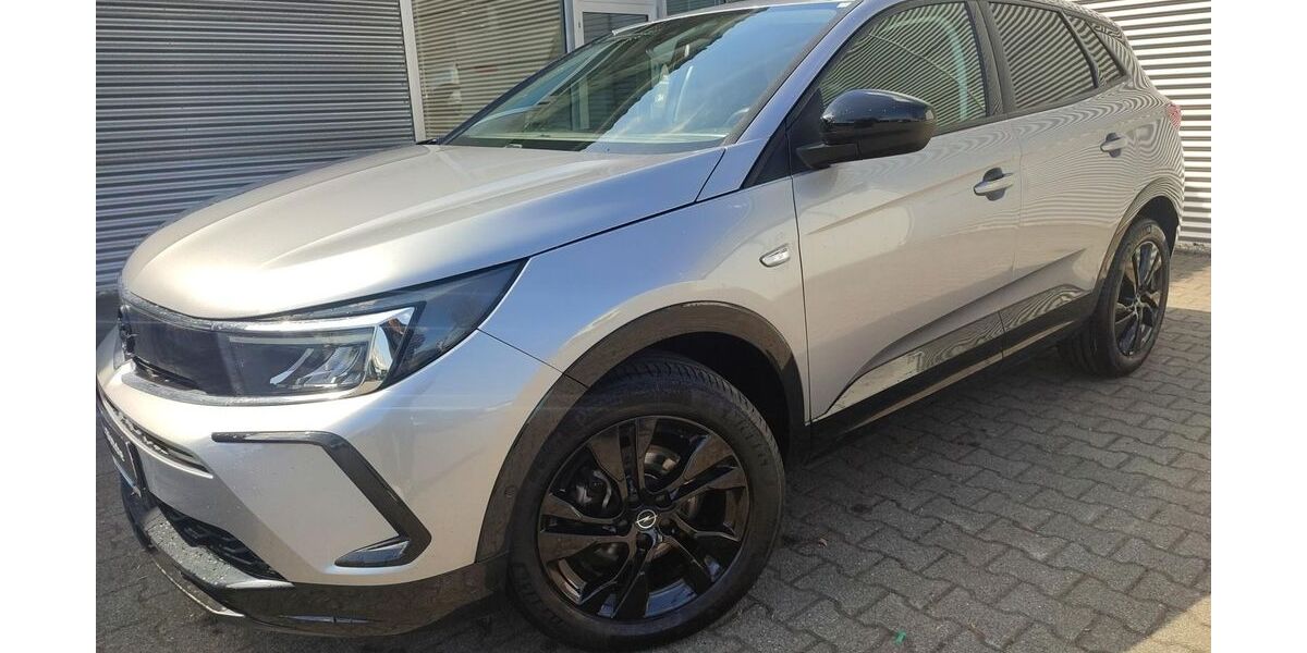 Opel Grandland (X) 27.943 km 20.440 &euro; Brandenburg an der Havel 14772