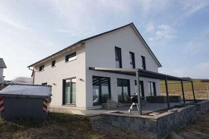 ***Traumhaftes, neuwertiges Einfamilienhaus mit Einliegerwohnung in Bad Arolsen zu verkaufen *** 6 zimmer