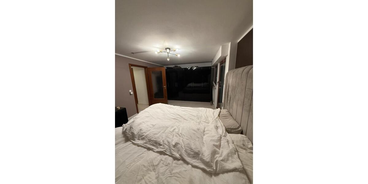 Großzügige 120 m² Souterrain-Wohnung mit Garten zum 01.01.2026 3 zimmer