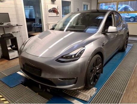 Tesla Model Y 74.529 km 38.900 &euro; Holzgerlingen 71088