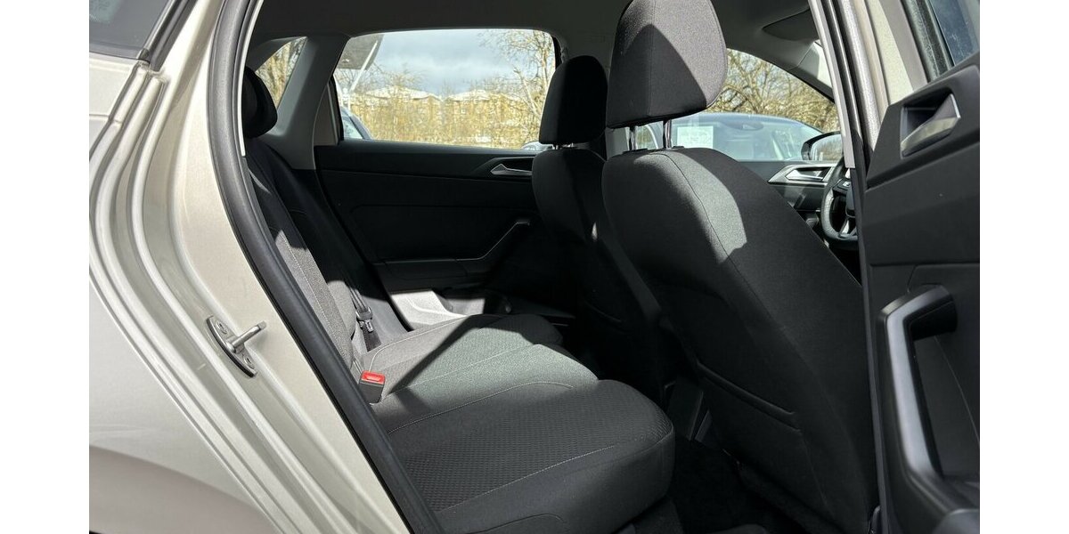 VW Polo VI 1.0 TSI Comfortline PDC/SHZ/ISOFIX/TOUCH 102.216 km 11.900 &euro; Villingen-Schwenningen 78054