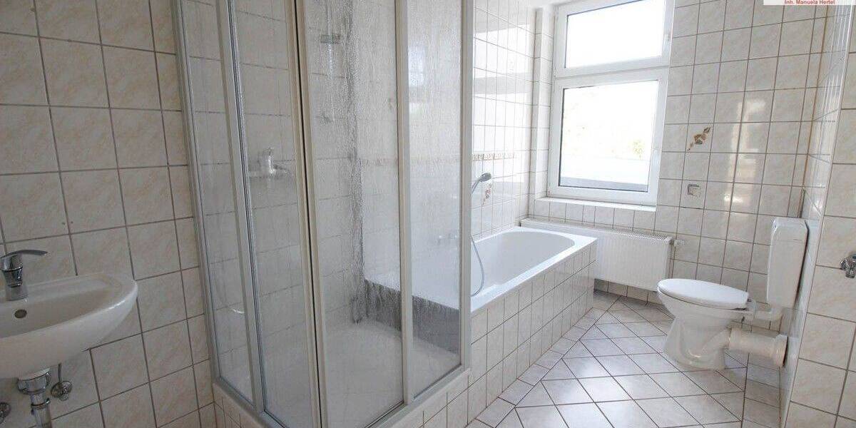Etagenwohnung Aue Aue - 4 Zimmer, 79 m&sup2;, 360&euro; | Angebot:26863152