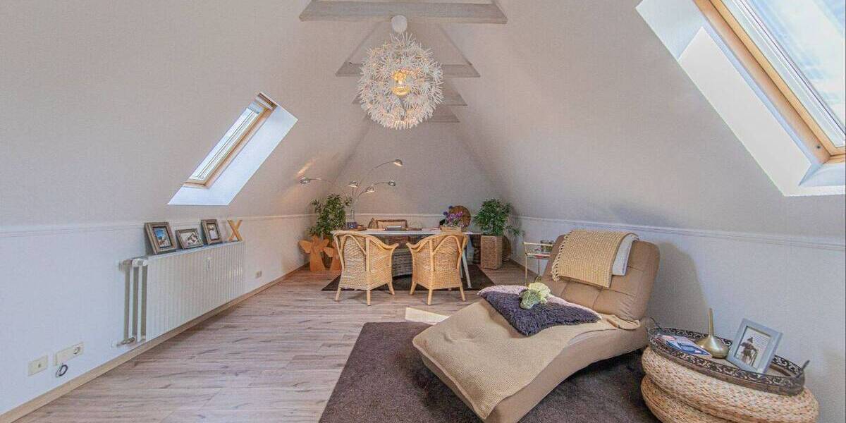 Mehrfamilienhaus, Wohnhaus Büdelsdorf - 7 Zimmer, 268 m&sup2;, 379.000&euro; | Angebot:26585387