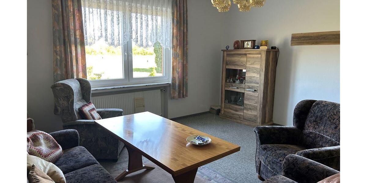 Interessantes Wohnhaus mit 2 Wohnungen, Nebengebäude und Grünland - Einfamilienhaus Stolzenau | Angebot:26701576