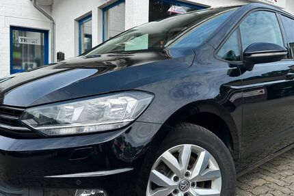 VW Touran 150.000 km 11.749 &euro; Gummersbach (Zwischen Toom Markt und ATU) 51645
