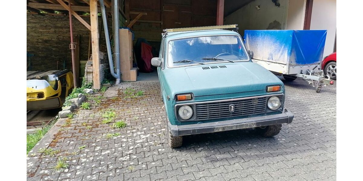 Lada Niva 33.212 km 2.400 &euro; Manubach 55413