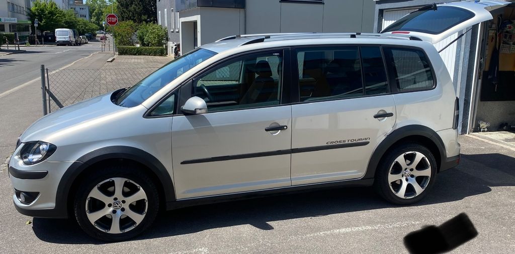 VW Touran 93.000 km 9.500 &euro; Konstanz 78467