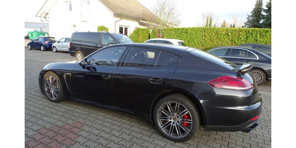 Porsche Panamera 4 GTS Bi-Xenon, Klappe, Luft, PDK, Chrono 184.608 km 26.890 &euro; Rodgau 63110