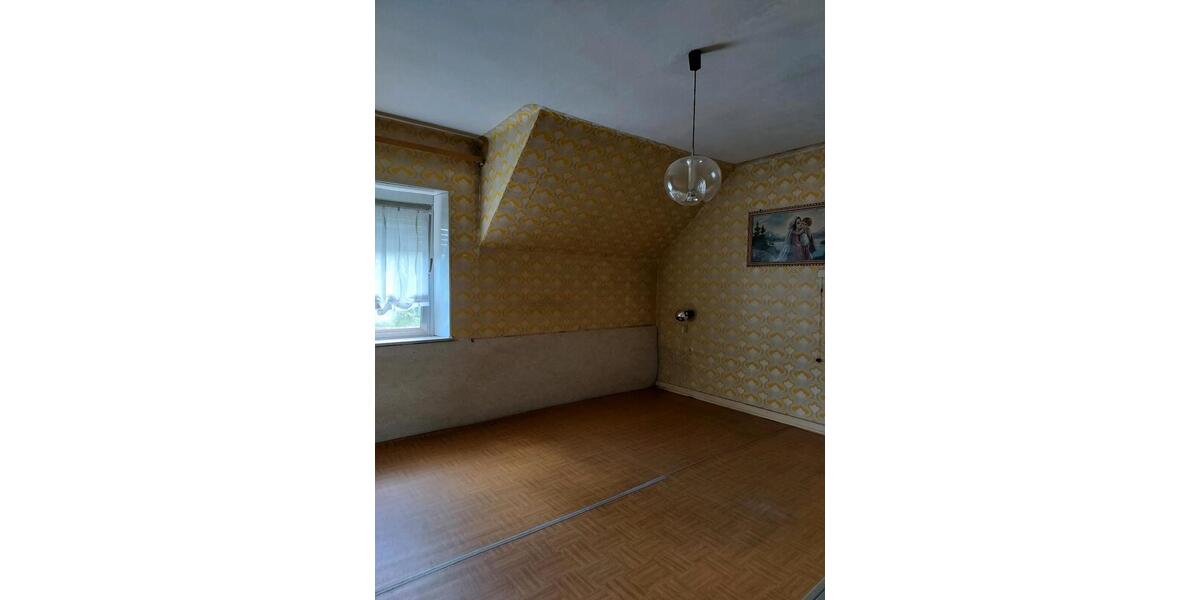 Einfamilienhaus Zemmer - 7 Zimmer, 180 m&sup2;, 150.000&euro; | Angebot:26338352