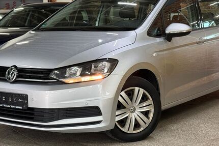 VW Touran 218.500 km 7.500 &euro; Uttenhofen bei Schwäbisch Hall 74538