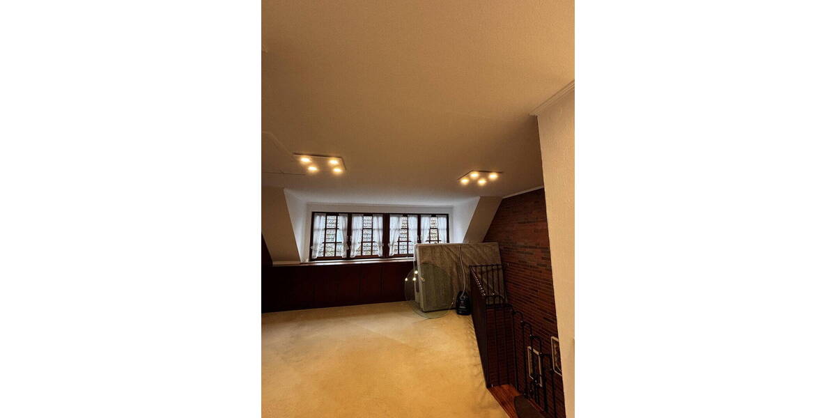 Einfamilienhaus Rellingen - 7 Zimmer, 202 m&sup2;, 2.300&euro; | Angebot:26806000