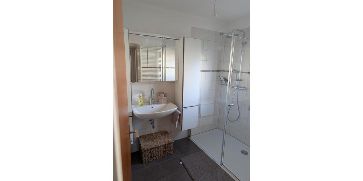 Freistehendes Einfamilienhaus mit großem Garten und Balkon 9 zimmer