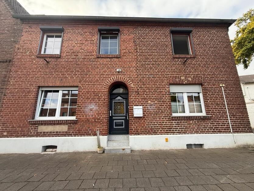 Ziegelhaus 1932 in Elsdorf-Esch – 148 m², 212 m² Grund