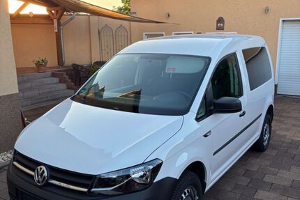 VW Caddy 189.000 km 9.900 € Markranstädt 04420
