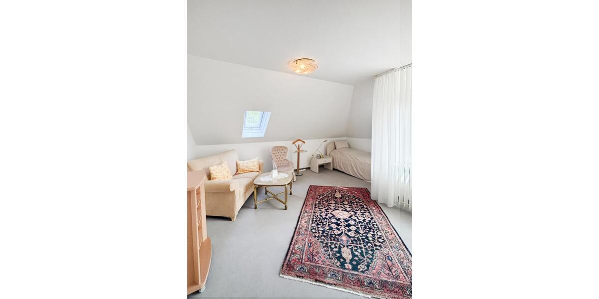 Dachgeschoßwohnung Wilhelmshaven Heppens - 4 Zimmer, 170 m&sup2;, 1.500&euro; | Angebot:22113522