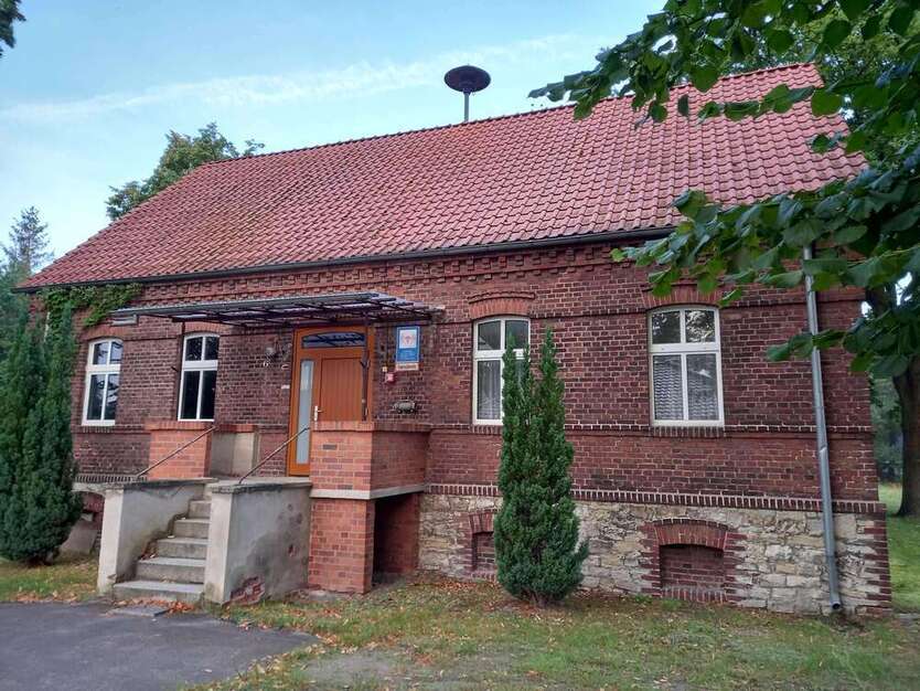 Haus zum Kaufen in Heidesee, OT Dolgenbrodt 68.000 € 130 m²