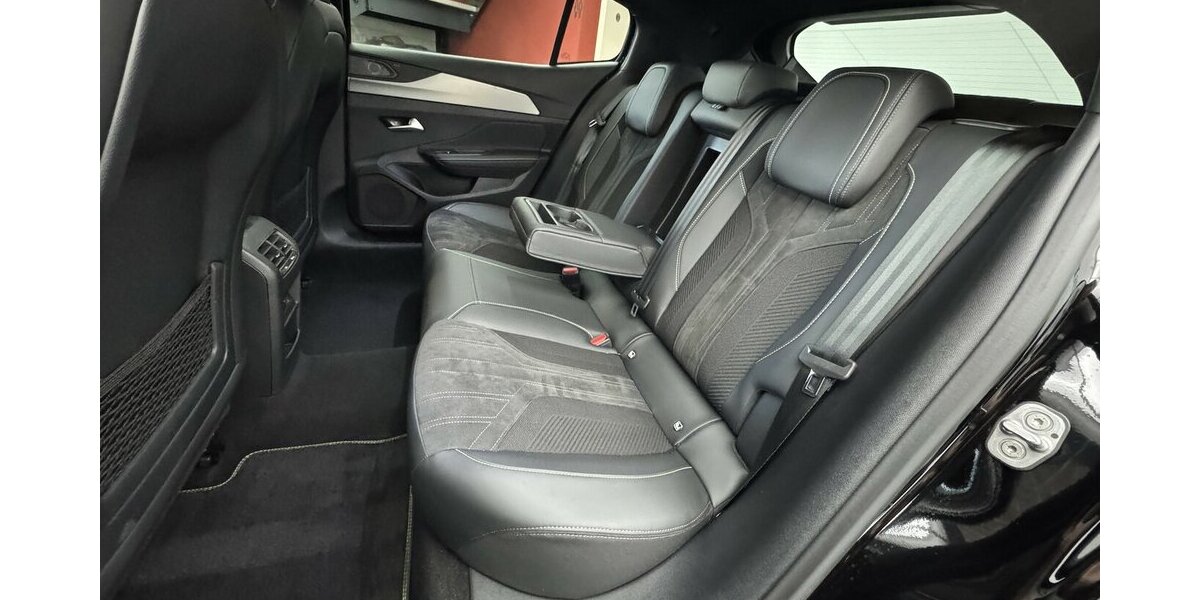Peugeot 408 GT 225 Plug in Hybrid Massage 360° Cam 34.882 km 27.380 &euro; Lich 35423